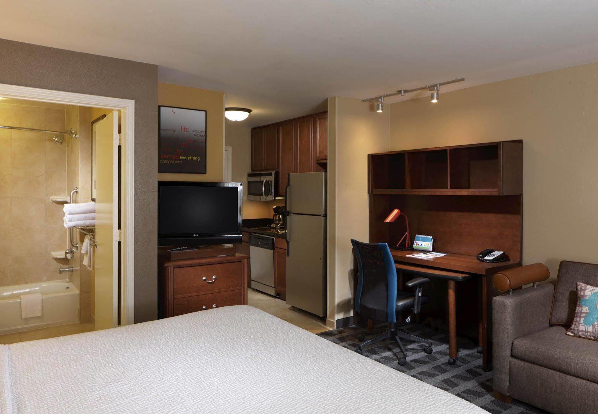 Towneplace Suites Houston North/Shenandoah Экстерьер фото
